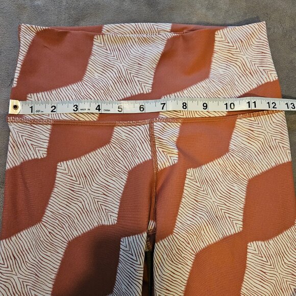 Aerie Women's Leggings - Diamond Pattern - Coral & White - Size Medium - Picture 8 of 8